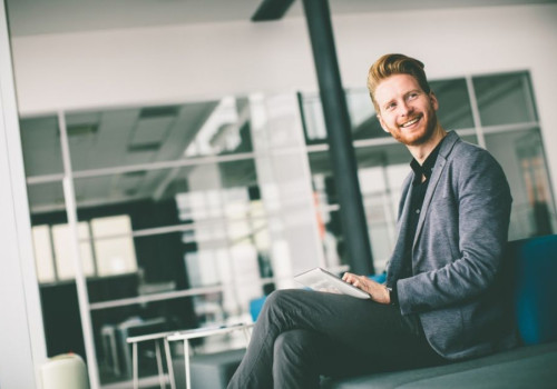 Kokių klaidų vengti renkantis drabužius į darbą?