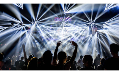 Ką dėvėti per koncertą po atviru dangumi?