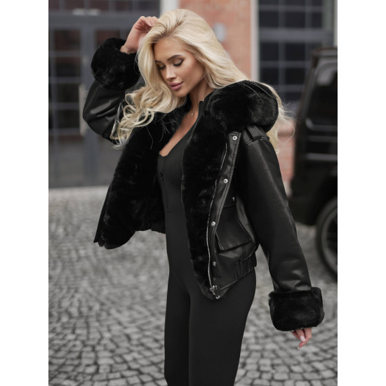 Moteriška juodos spalvos odinė striukė su kailiuku Dersi Striukės