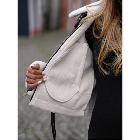 Moteriška juoda odinė striukė Alani Moteriškos striukės