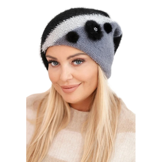 Moteriška juodos spalvos kepurė Rose Piršinės, šalikai, kepurės ir kt.