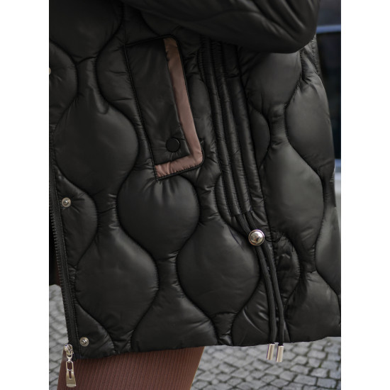 Moteriška juodos spalvos striukė su juodu kailiuku Mona Striukės