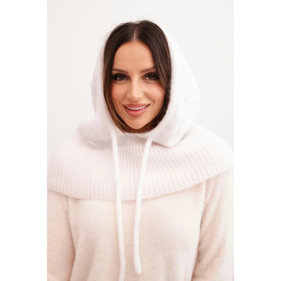 Moteriška balta kepurė Berlin