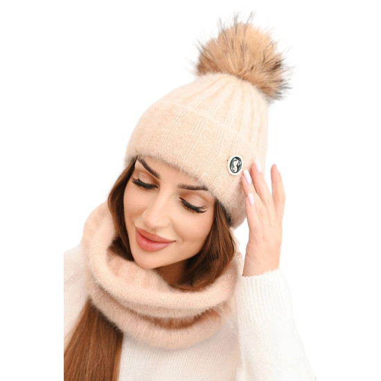 Moteriška rusvos spalvos kepurė ir šalikas Nora