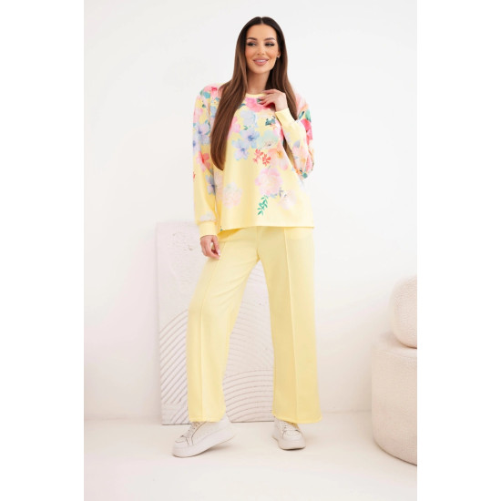 Żółty komplet damski z szerokimi spodniami Kwiaty