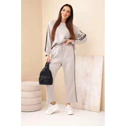 Moteriškas šviesiai rudas komplektas su juostelėmis Ambi