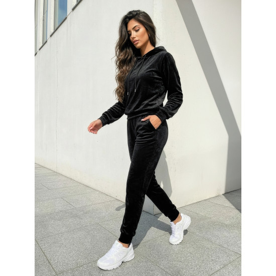 Moteriškas juodos spalvos veliūrinis kostiumas Moteriški komplektai