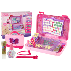 Lagaminas su nagų aksesuarais ir lipdukais