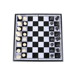 Klasikinis šachmatų žaidimas su magnetinėmis figūrėlėmis 