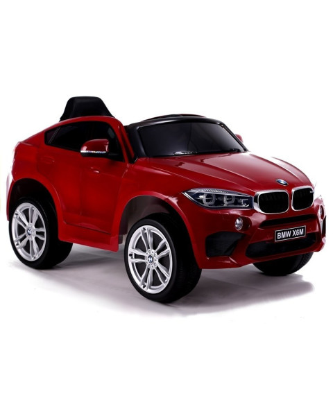 BMW X6 raudonas elektrinis automobilis