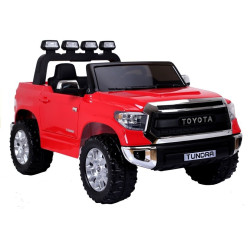 Raudonas Toyota Tundra elektrinis automobilis
