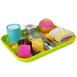 Desertų rinkinys su pyragu ir padėkliuku