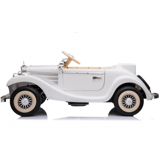 Baltas akumuliatorinis retro automobilis Mercedes 540K Elektrinės mašinėlės vaikams
