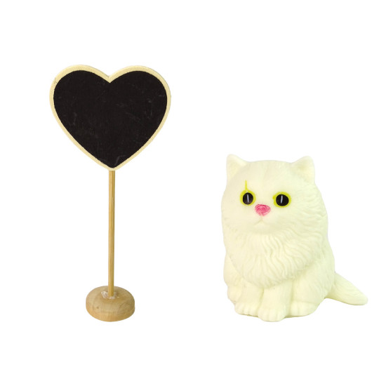 Lėlė Emilija su baltu kačiuku Lėlės ir žaidimų rinkiniai