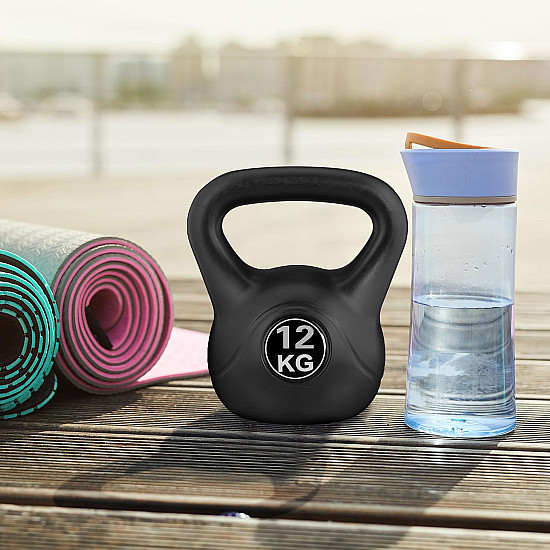 Juodas 12 kg kettlebell svoris treniruotėms ModernHome