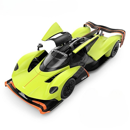 Nuotoliniu būdu valdomas žalias automobilis Aston Martin Valkyrie AMR PRO