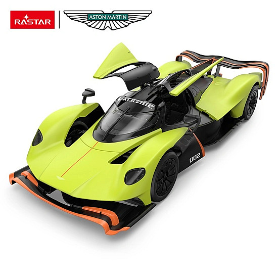 Nuotoliniu būdu valdomas žalias automobilis Aston Martin Valkyrie AMR PRO