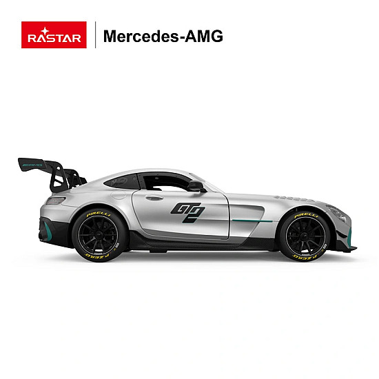 Nuotoliniu būdu valdomas pilkas automobilis Mercedes AMG GT2