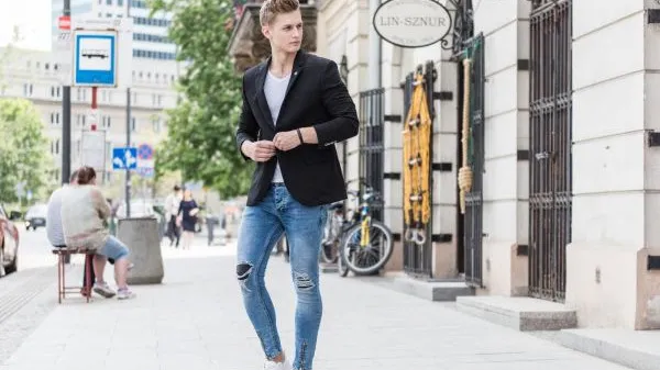 Kaip apsirengti mokslo metų baigimo proga?