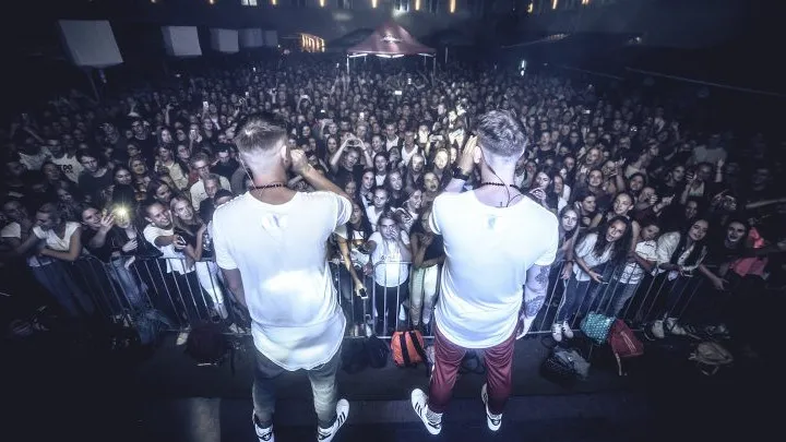 Kokią aprangą rinktis einant į hip-hop koncertą?