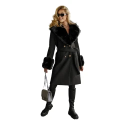 Moteriškas juodos spalvos paltas Classy