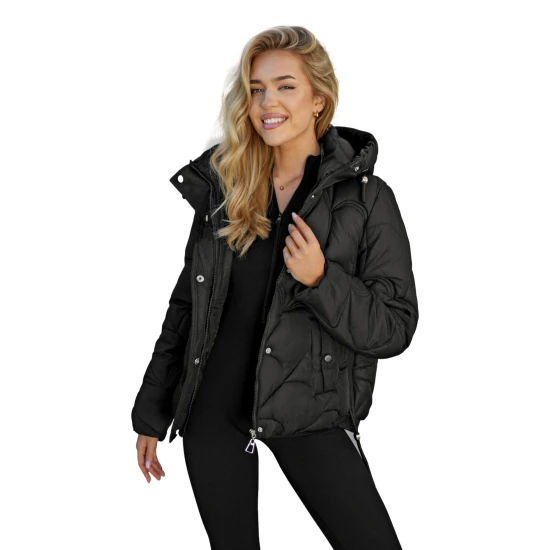 Moteriška juodos spalvos striukė Muna Striukės