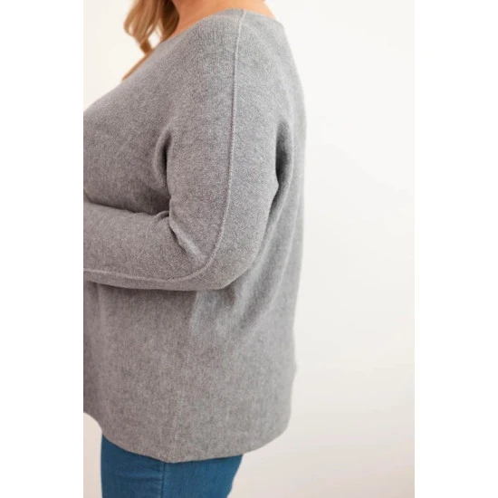 Moteriškas tamsiai rusvas megztinis Minos Megztiniai