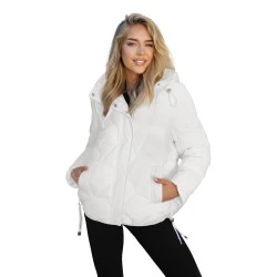 Moteriška baltos spalvos striukė Muna