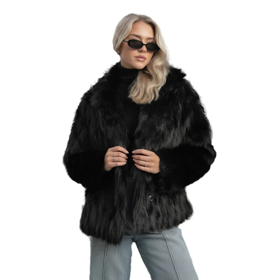 Moteriška juoda kailinė striukė Moda Moteriškos striukės