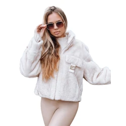 Moteriškas baltas trumpas kailinis paltas Ariel