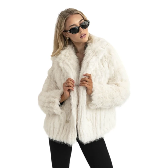 Moteriška balta kailinė striukė Moda Moteriškos striukės