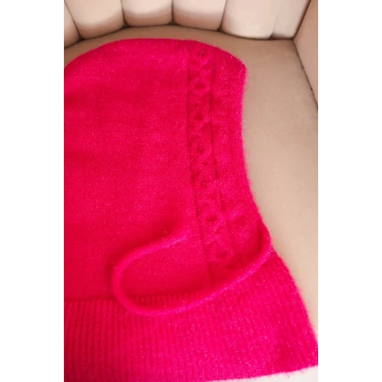 Moteriška ryškiai rožinė kepurė Berlin