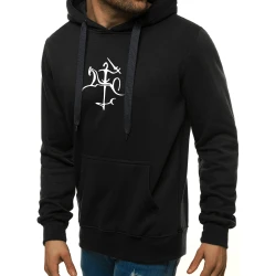 Vyriškas juodas džemperis Stilistika