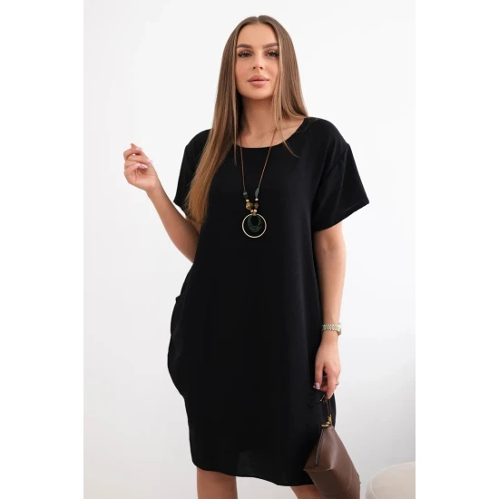 Juodos spalvos suknelė su kišenėmis ir pakabuku Deli 28770