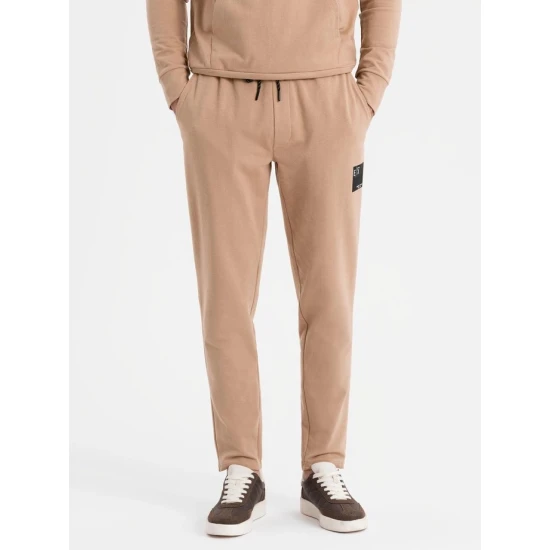 Vyriškas šviesiai rudos spalvos laisvalaikio komplektas Denat Vyriški komplektai