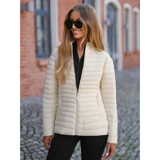 Moteriška baltos spalvos striukė Marsi Striukės