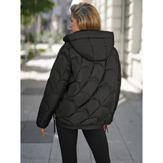 Moteriška juodos spalvos striukė Muna Striukės