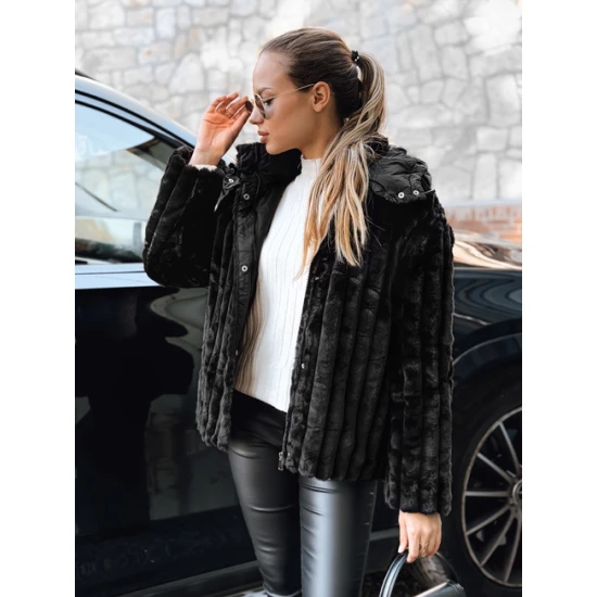 Moteriškas juodas kailinis švarkas su gobtuvu Marly Striukės