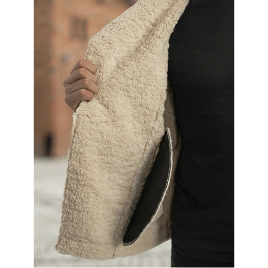 Vyriška juoda odinė striukė su kailiu