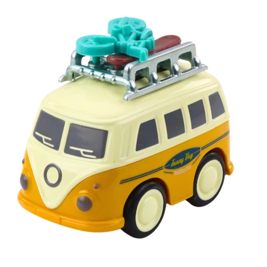 Kemperis su pavara ir judančiu bagažu ant stogo Autobusai