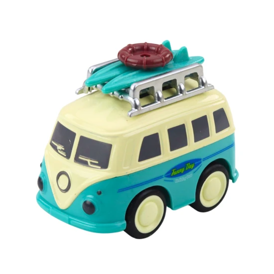 Kemperis su pavara ir judančiu bagažu ant stogo Autobusai