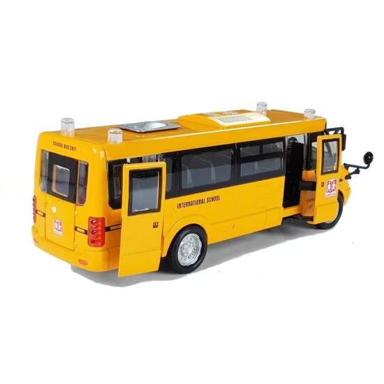 Metalinis mokyklinis autobusas su užtraukiamu varikliu Autobusai