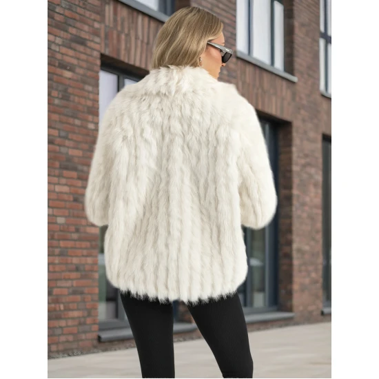 Moteriška balta kailinė striukė Moda Moteriškos striukės