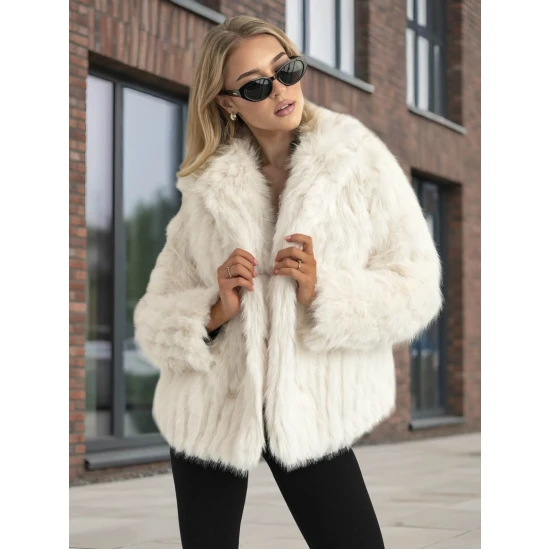 Moteriška balta kailinė striukė Moda Moteriškos striukės