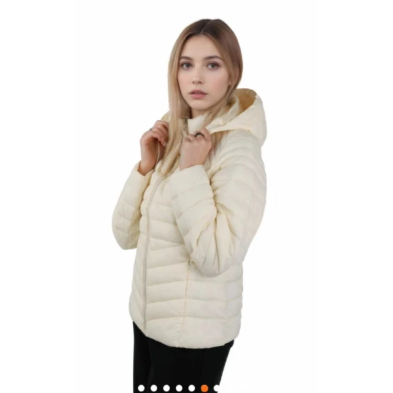 Moteriška balta striukė Kaja Moteriškos striukės