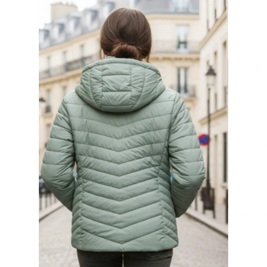 Moteriška žalios spalvos striukė su gobtuvu Enit Moteriškos striukės