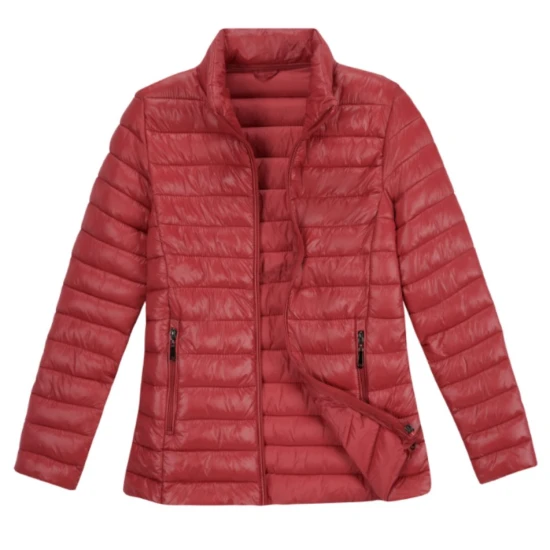 Moteriška bordo spalvos striukė Tina Moteriškos striukės