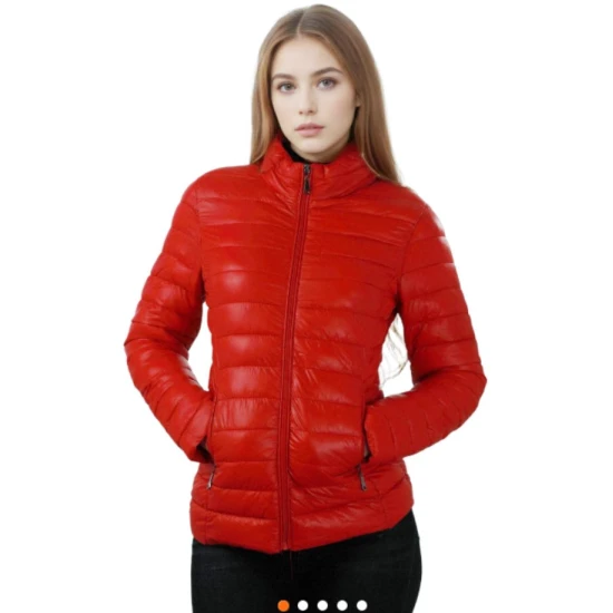 Moteriška raudonos spalvos striukė Tina Moteriškos striukės