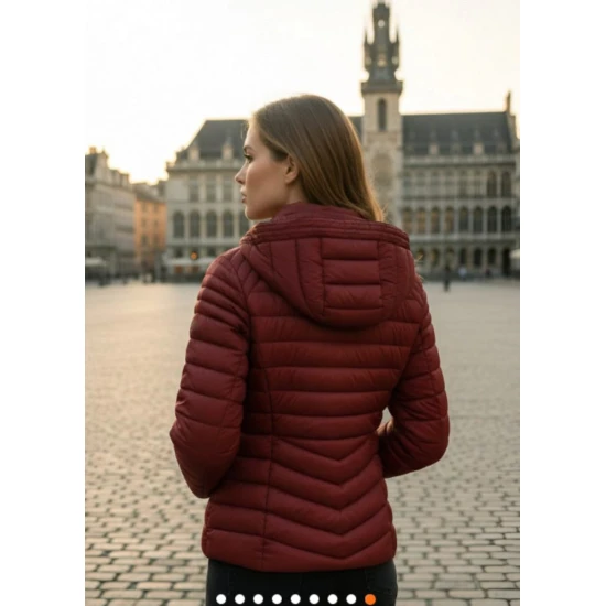 Moteriška bordo striukė Kaja Moteriškos striukės