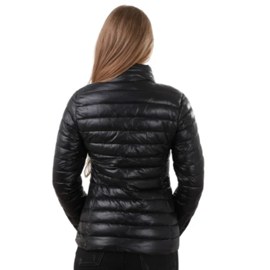 Moteriška juodos spalvos striukė Tina Moteriškos striukės